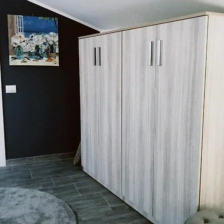 Attico Ardesia דירה